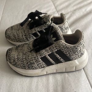 Adidas Swift Run Grey and Black Toddler Shoes Size 7